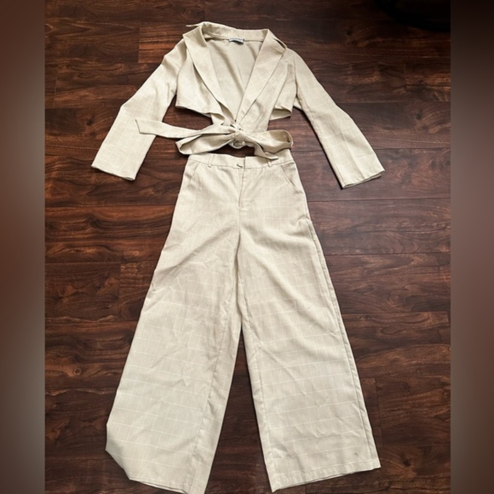 Beige set‎ with white plaid print - top ties - size s